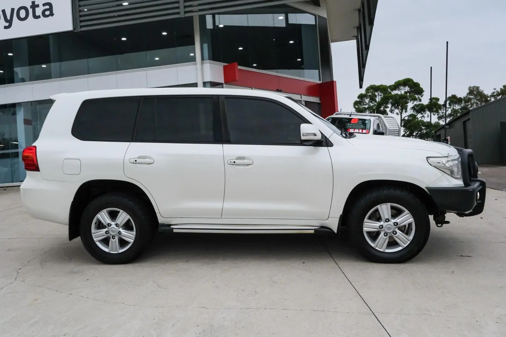 2014 Toyota Landcruiser Gallery Image 3