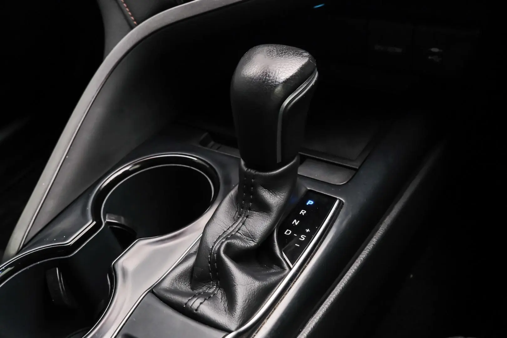 2020 Toyota Camry Gallery Image 14
