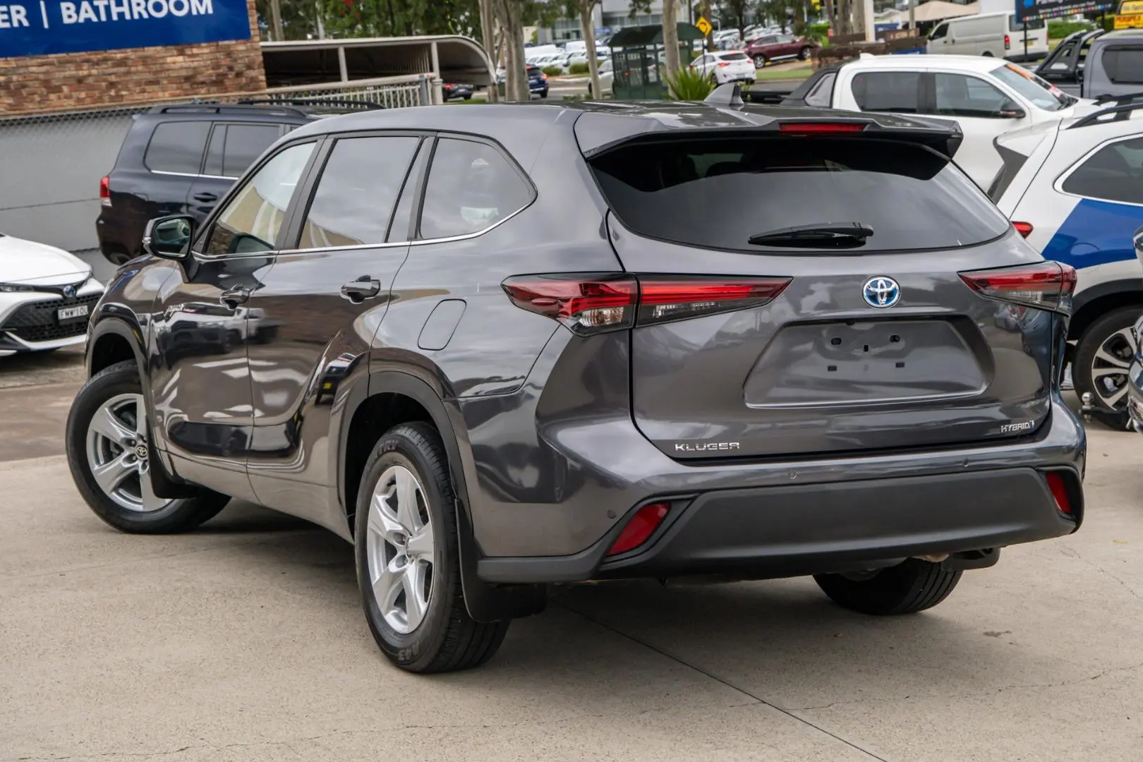 2024 Toyota Kluger Gallery Image 2