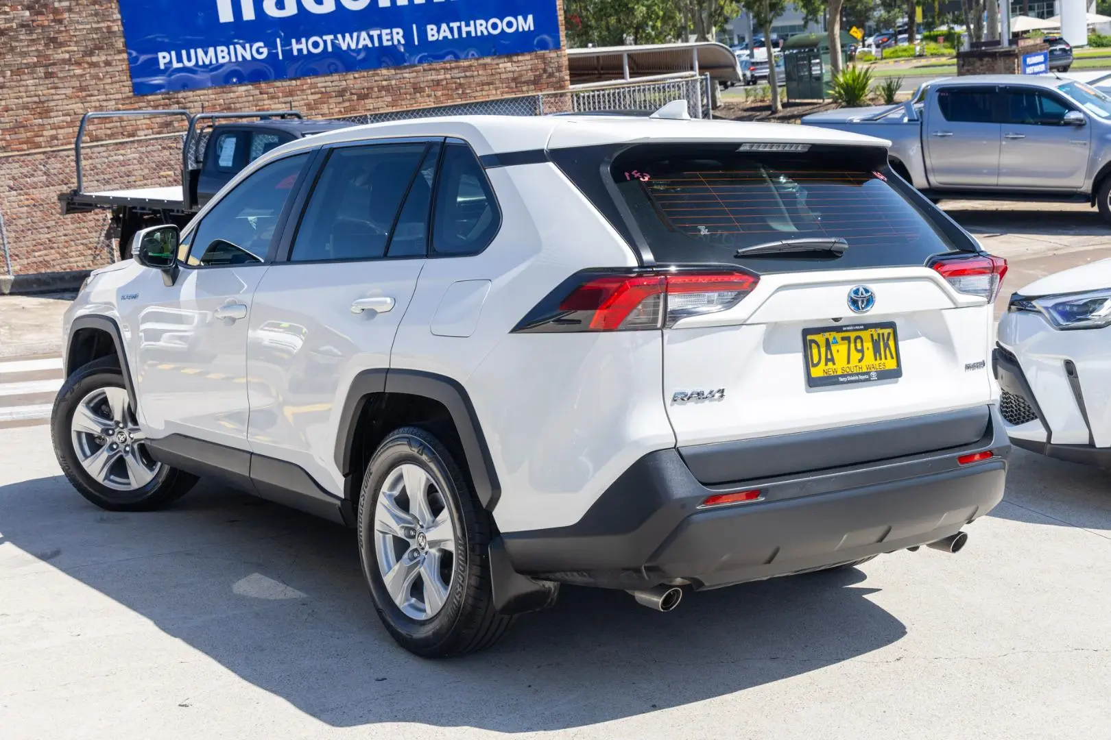 2021 Toyota RAV4 Gallery Image 2