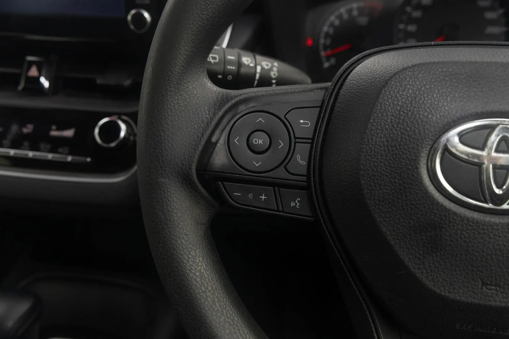 2018 Toyota Corolla Gallery Image 11