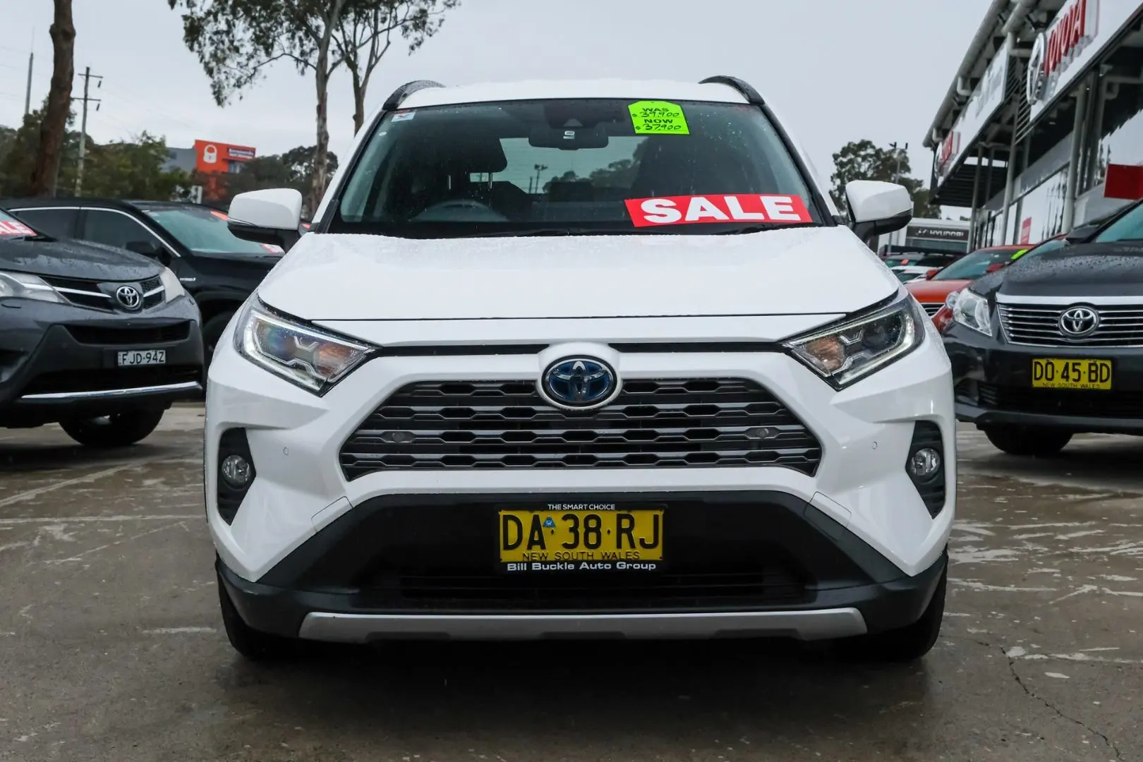 2021 Toyota RAV4 Gallery Image 4