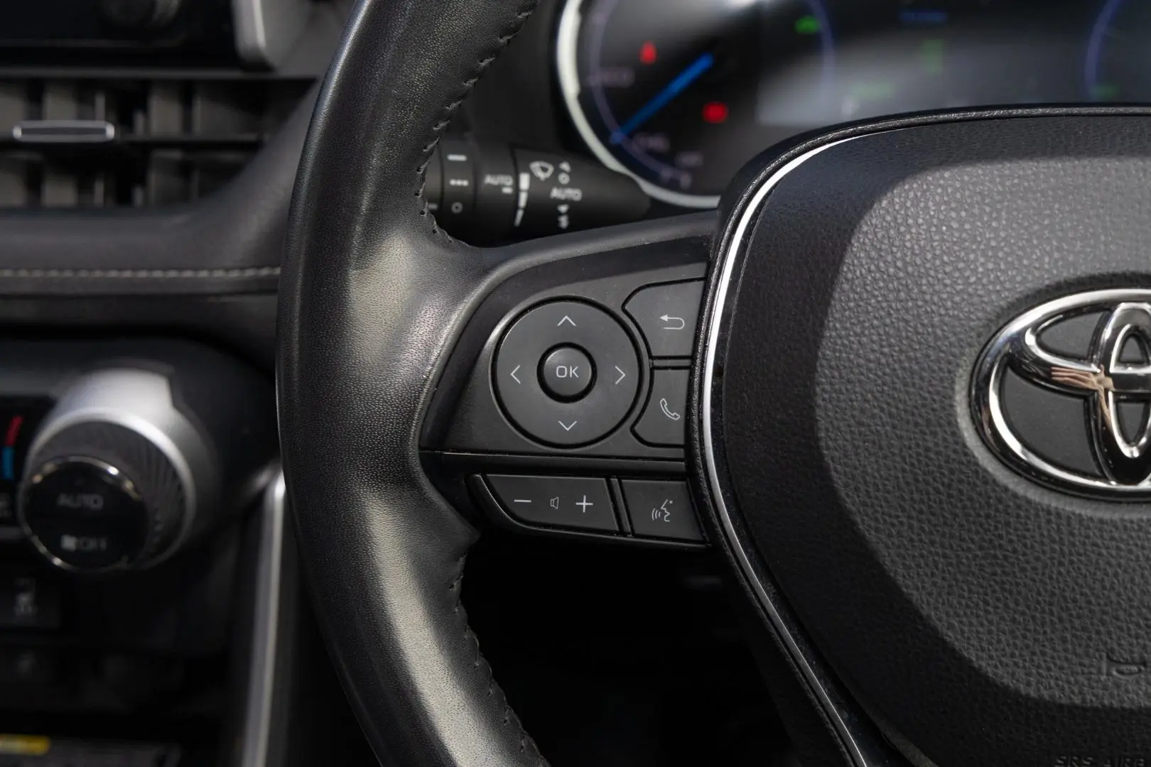 2020 Toyota RAV4 Gallery Image 11