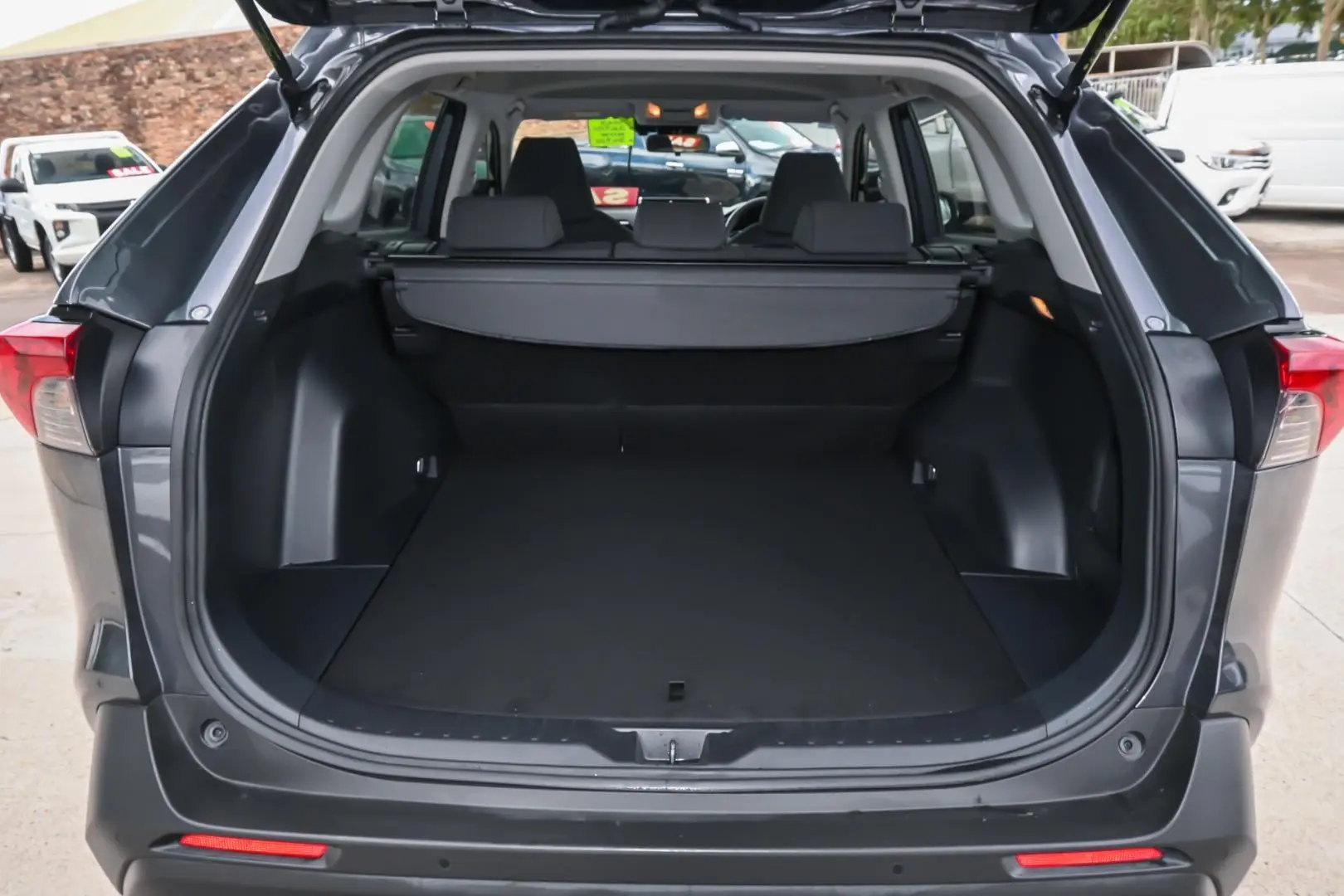 2021 Toyota RAV4 Gallery Image 22