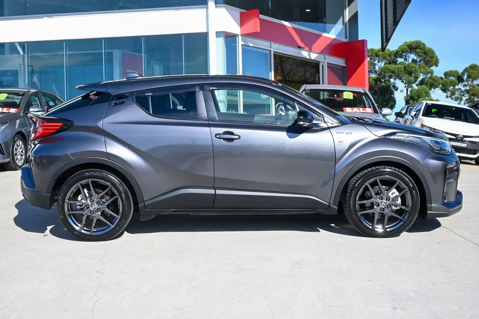 2021 Toyota C-HR Gallery Image 3