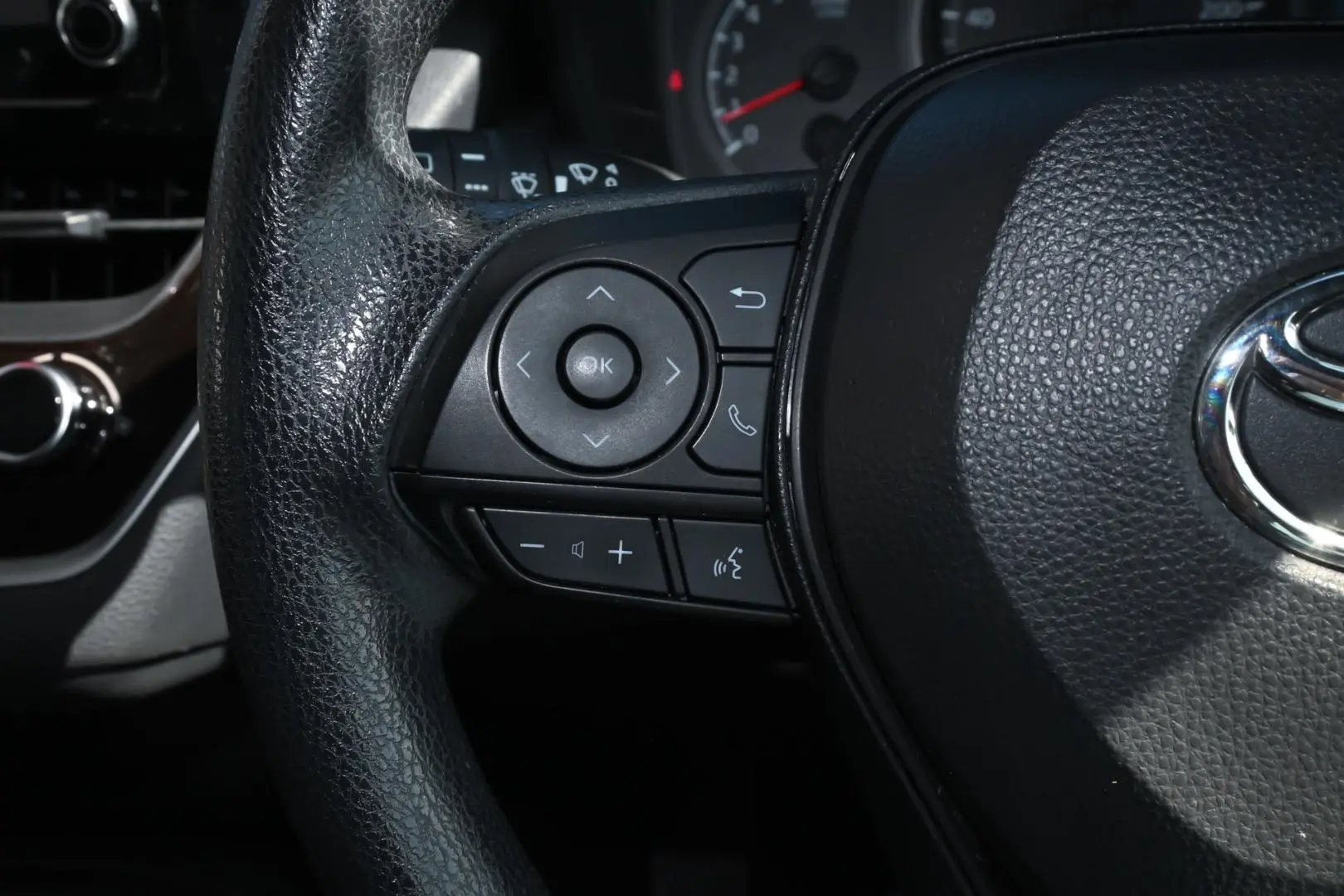 2018 Toyota Corolla Gallery Image 12