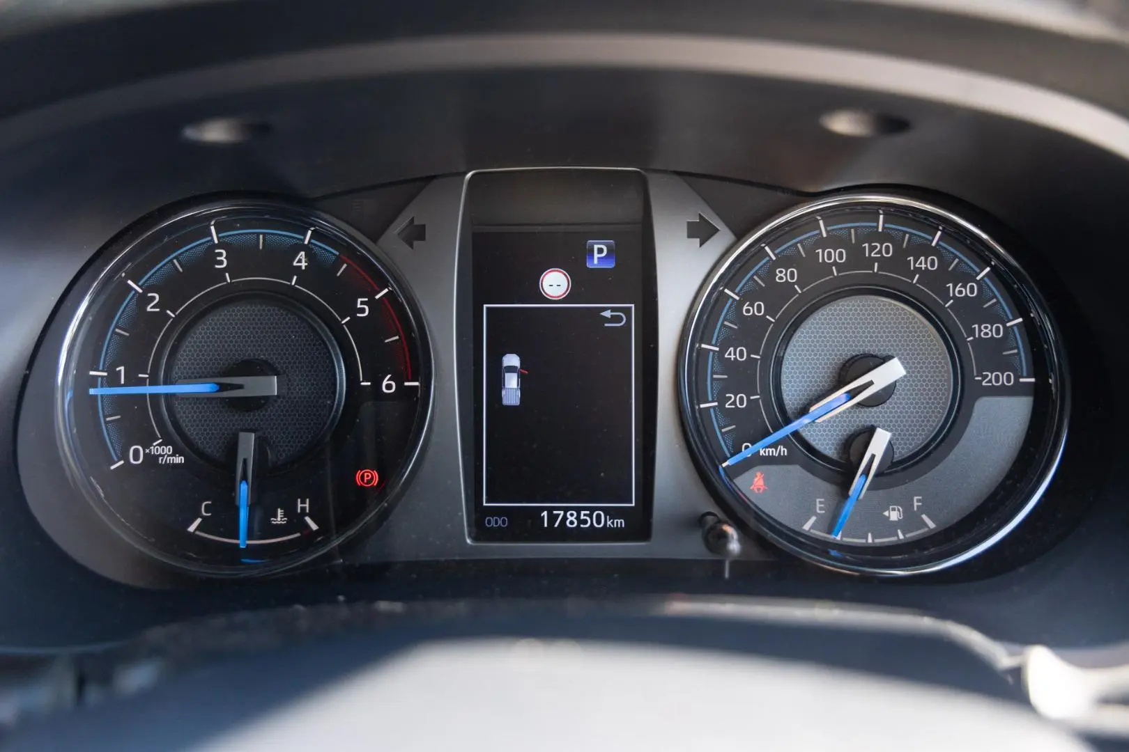 2025 Toyota Hilux Gallery Image 13