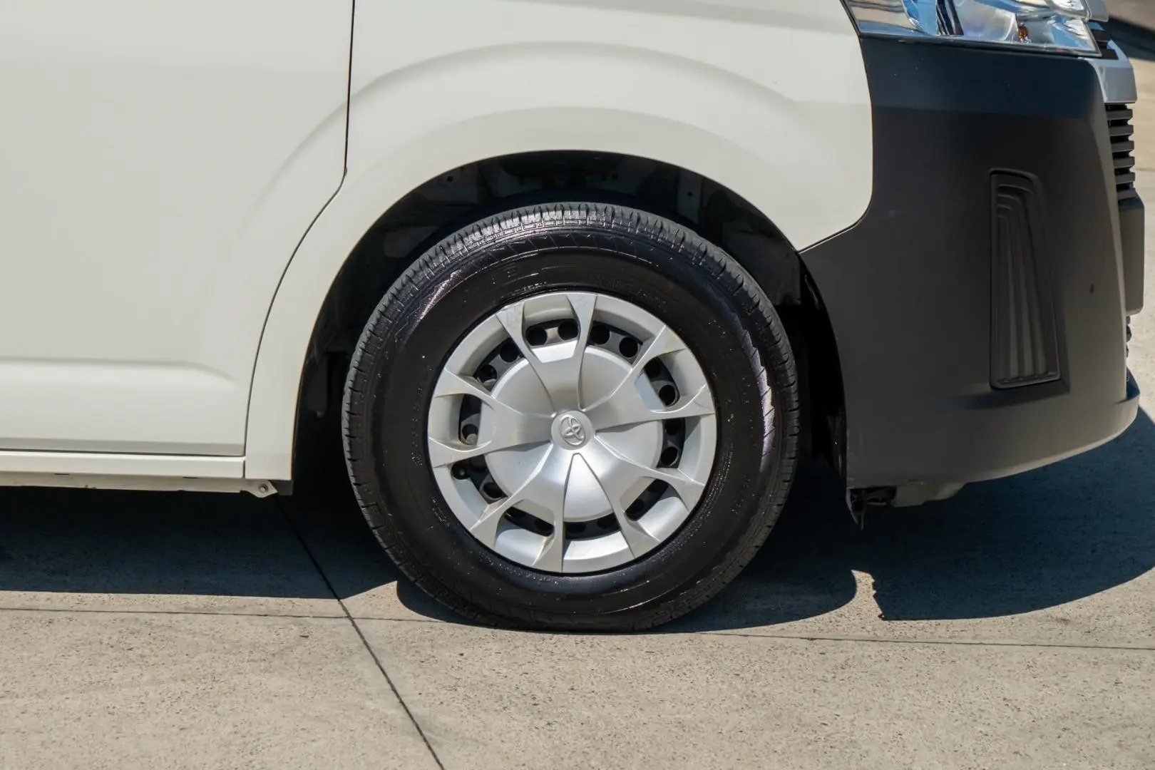 2020 Toyota Hiace Gallery Image 20