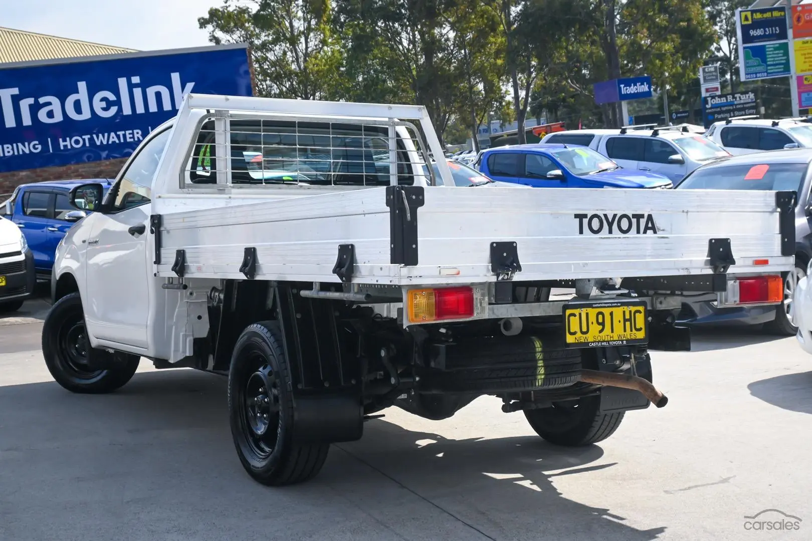 2019 Toyota Hilux Image 2