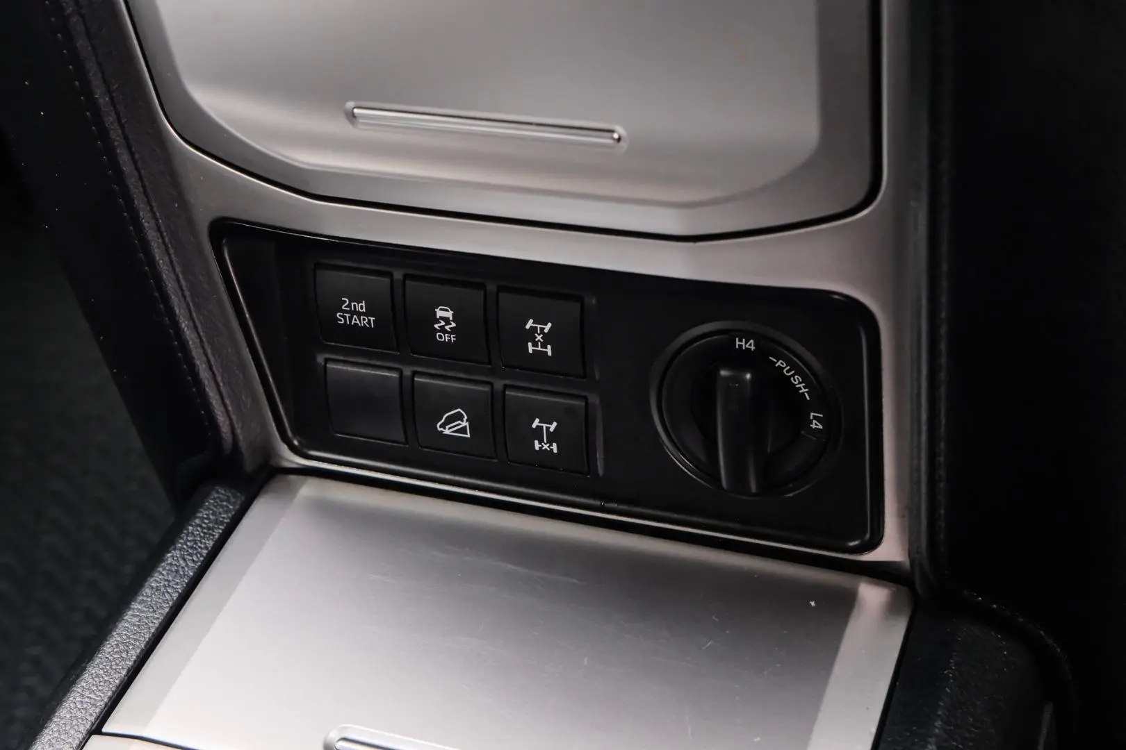 2023 Toyota Landcruiser Prado Gallery Image 15