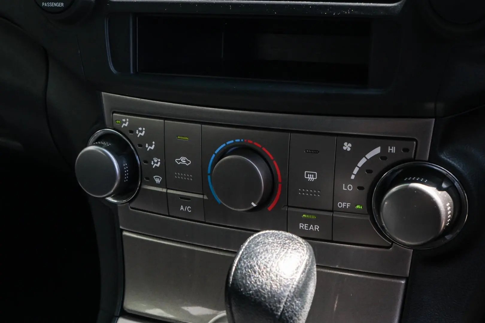 2013 Toyota Kluger Gallery Image 13