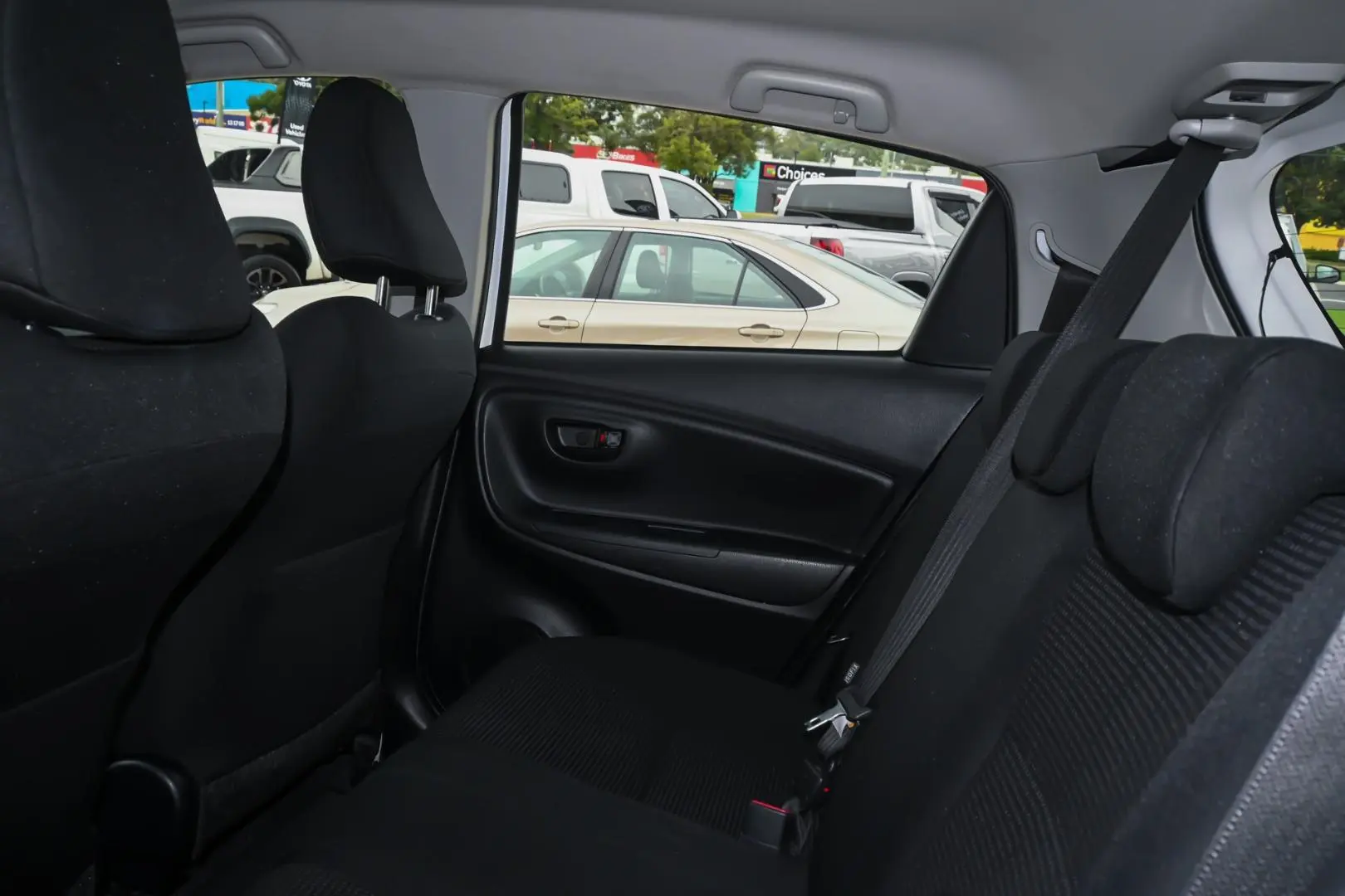 2019 Toyota Yaris Gallery Image 9