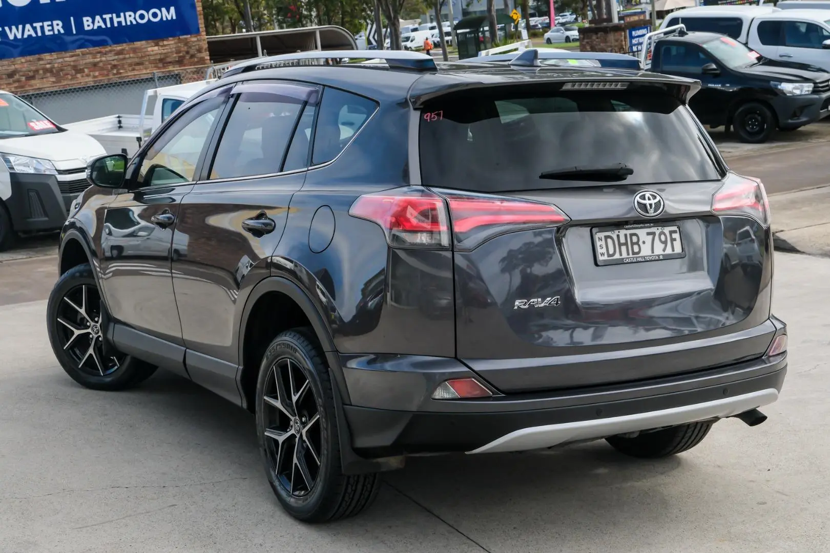 2016 Toyota RAV4 Image 2