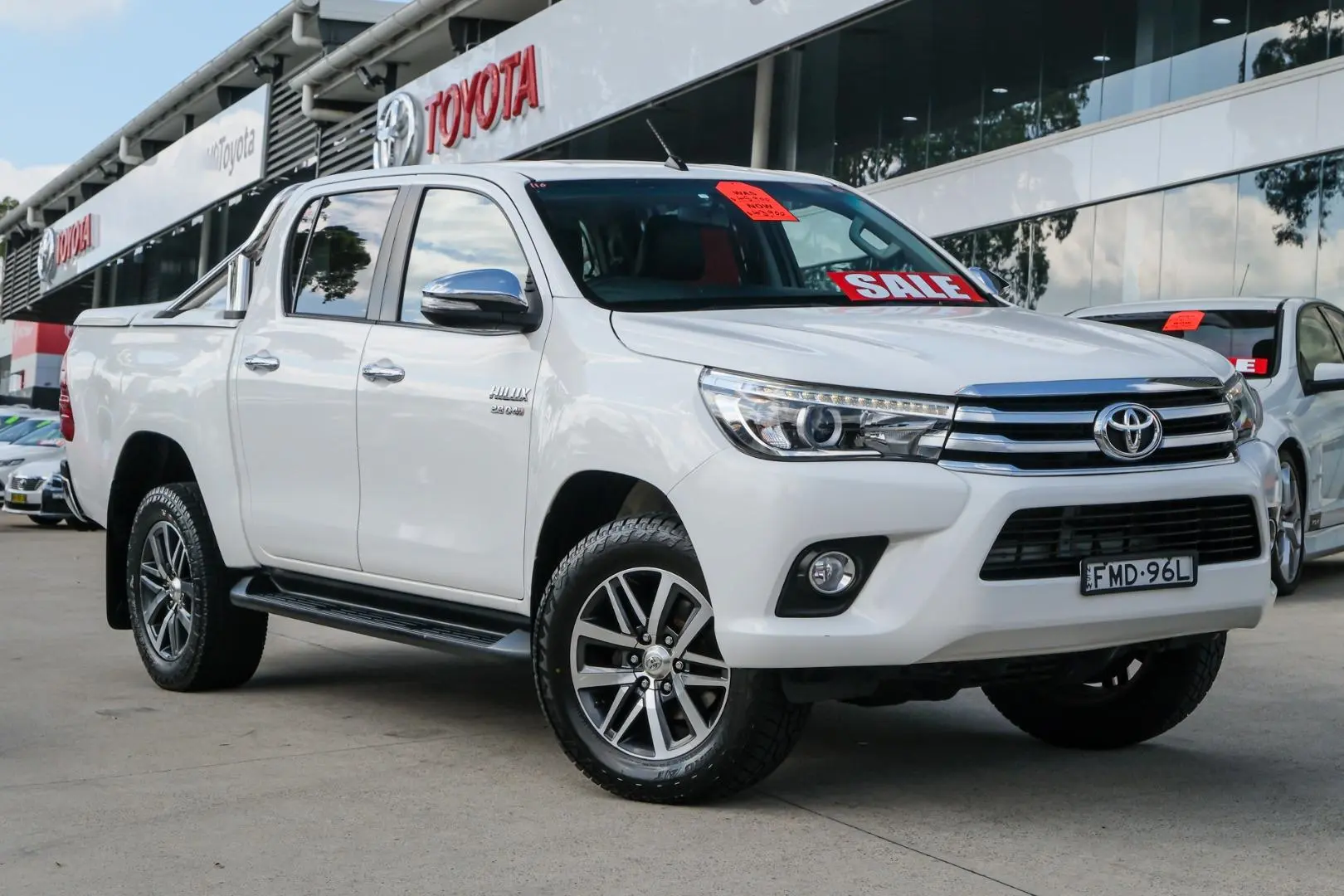 2016 Toyota Hilux Gallery Image 1