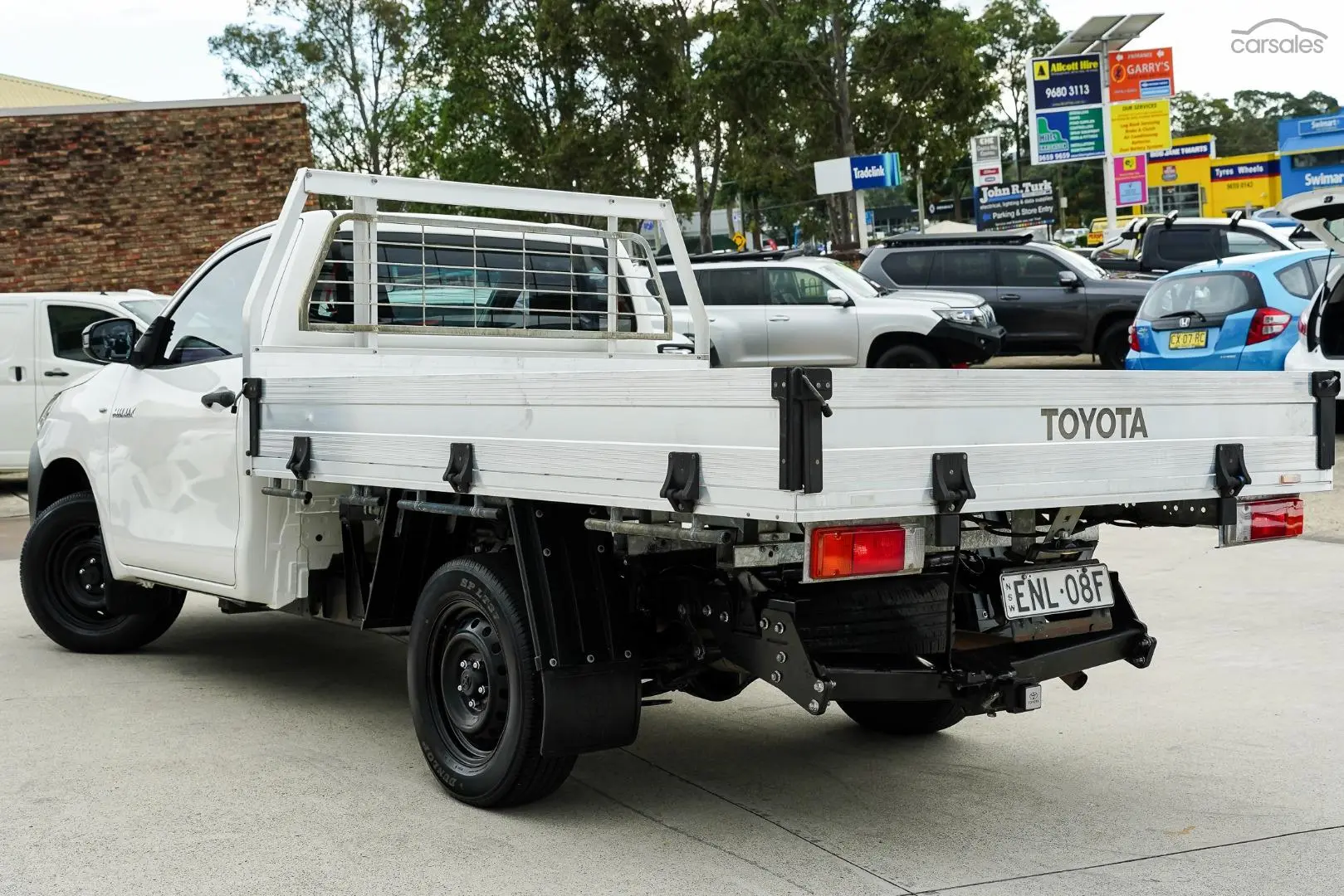 2018 Toyota Hilux Image 2