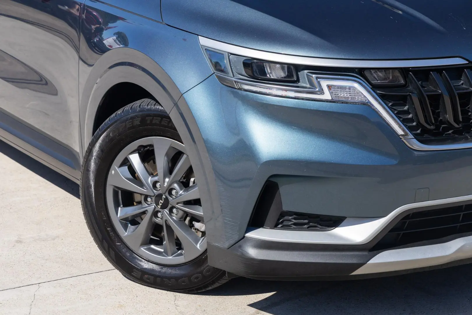 2021 Kia Carnival Gallery Image 6