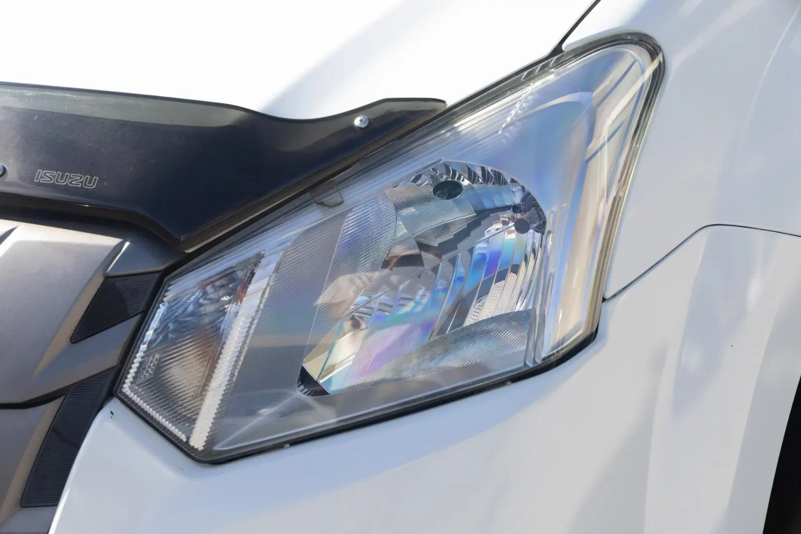 2018 Isuzu D-MAX Gallery Image 16