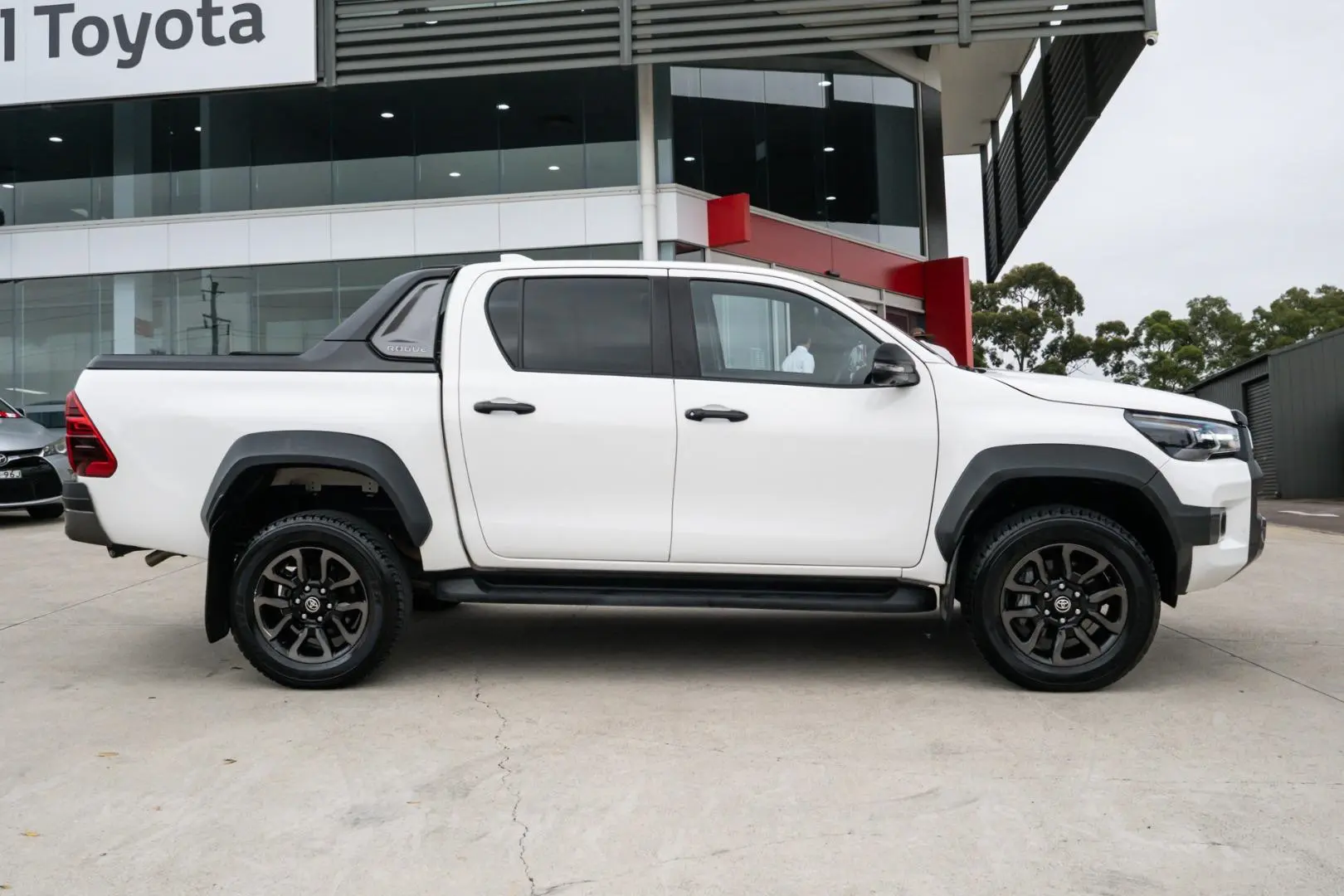 2023 Toyota Hilux Gallery Image 3