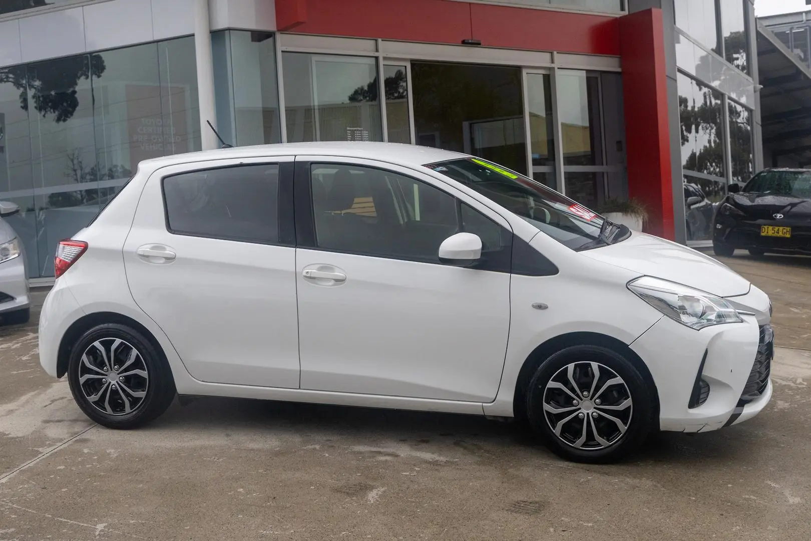 2019 Toyota Yaris Gallery Image 2