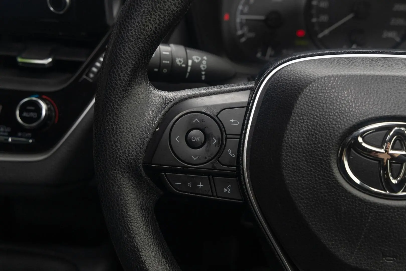 2020 Toyota Corolla Gallery Image 11