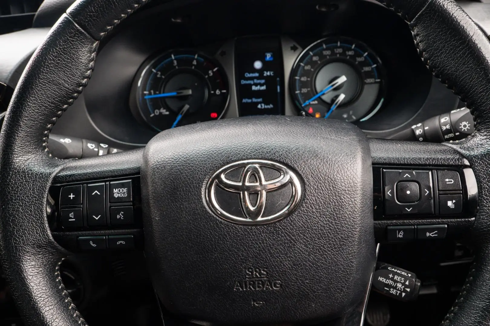 2023 Toyota Hilux Gallery Image 14