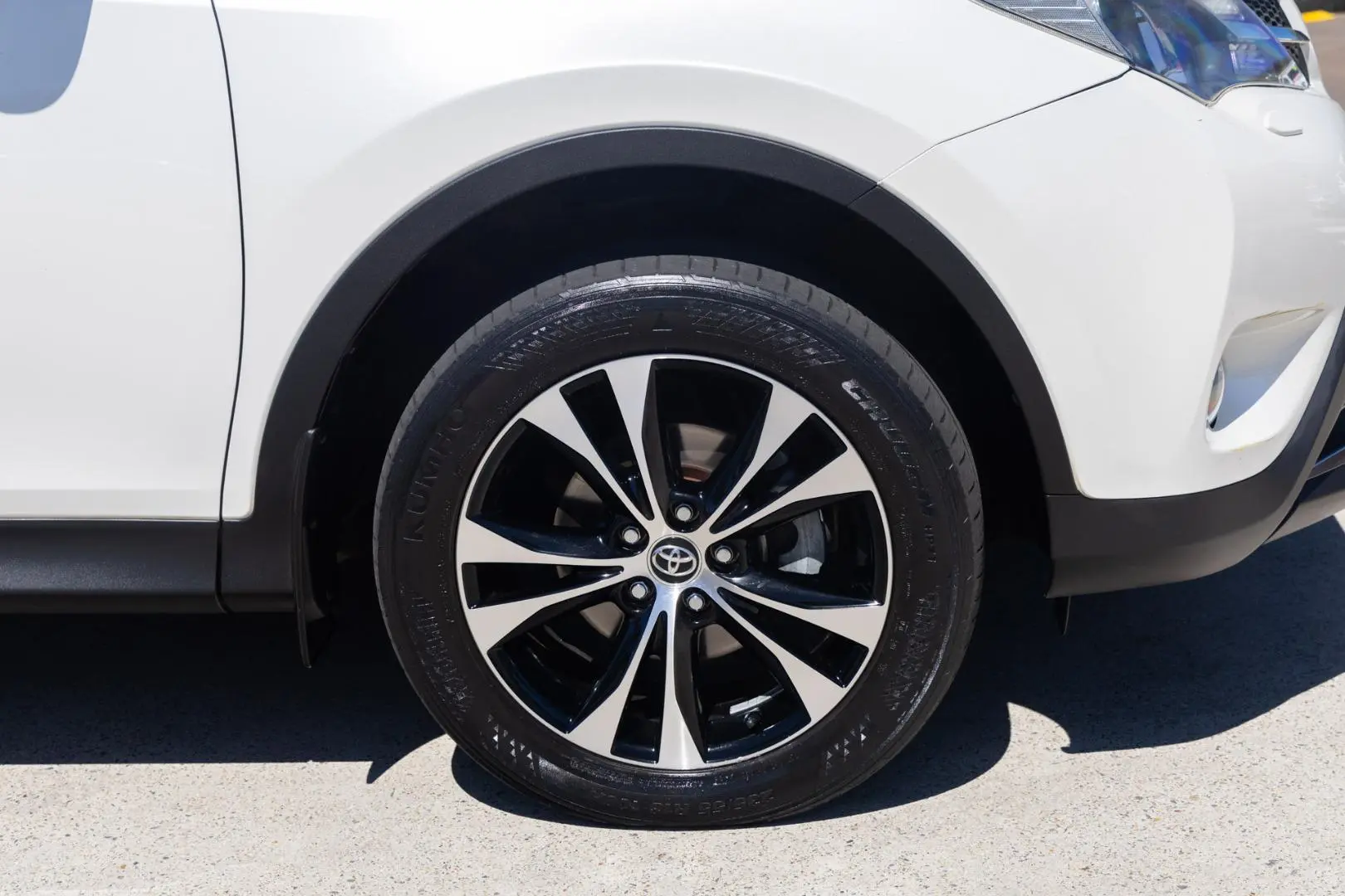 2014 Toyota RAV4 Gallery Image 22