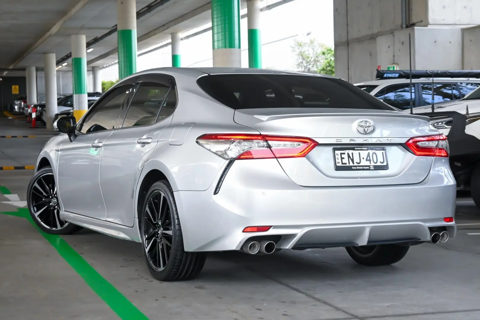 2018 Toyota Camry Gallery Image 2