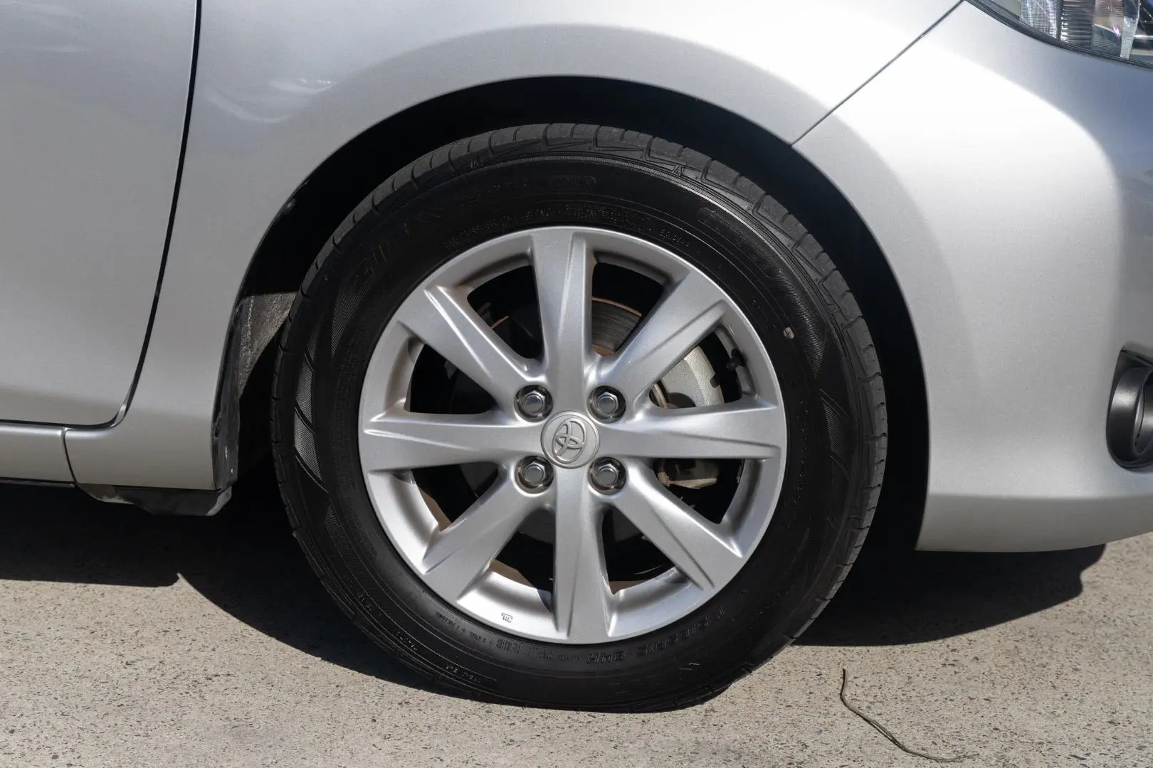 2012 Toyota Yaris Gallery Image 23