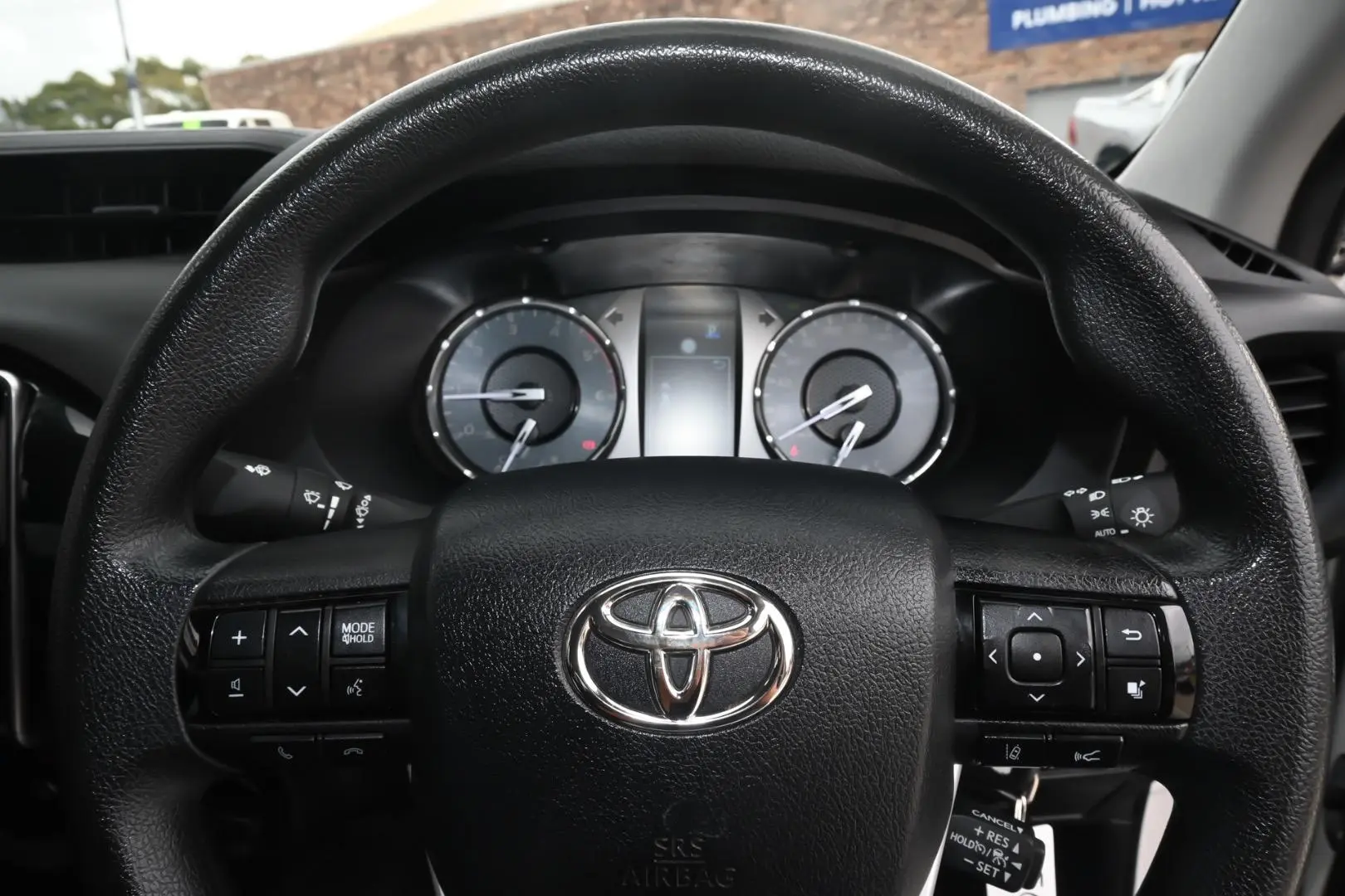2022 Toyota Hilux Gallery Image 11