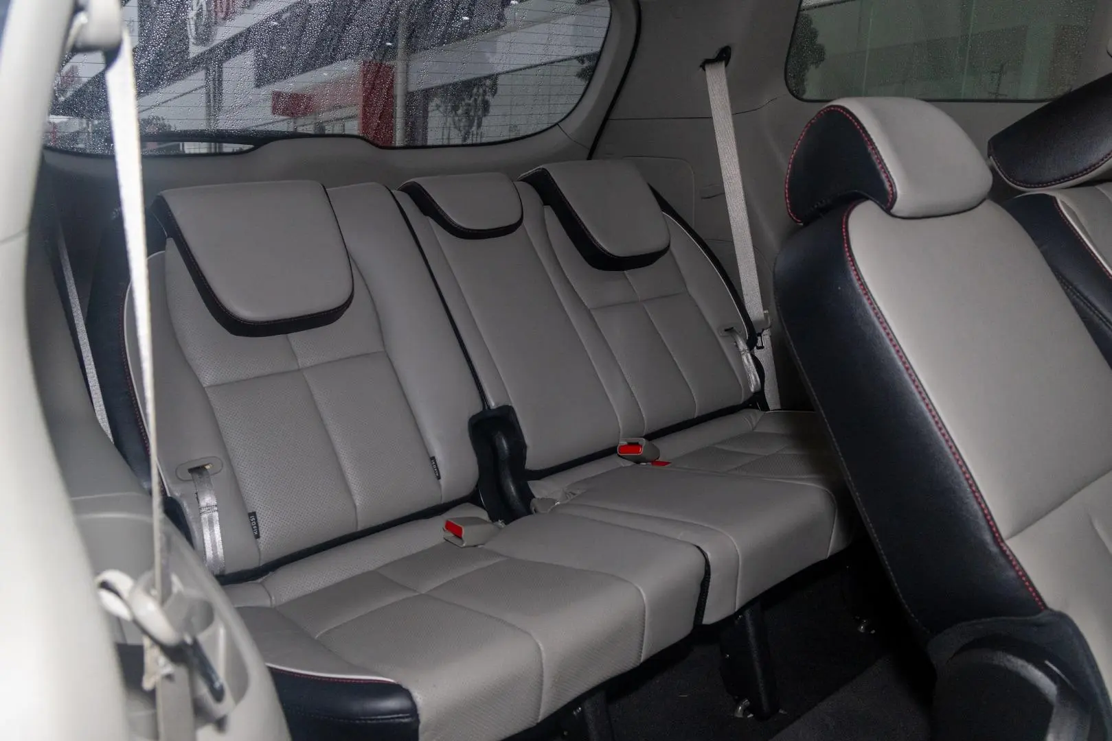 2020 Kia Carnival Gallery Image 10