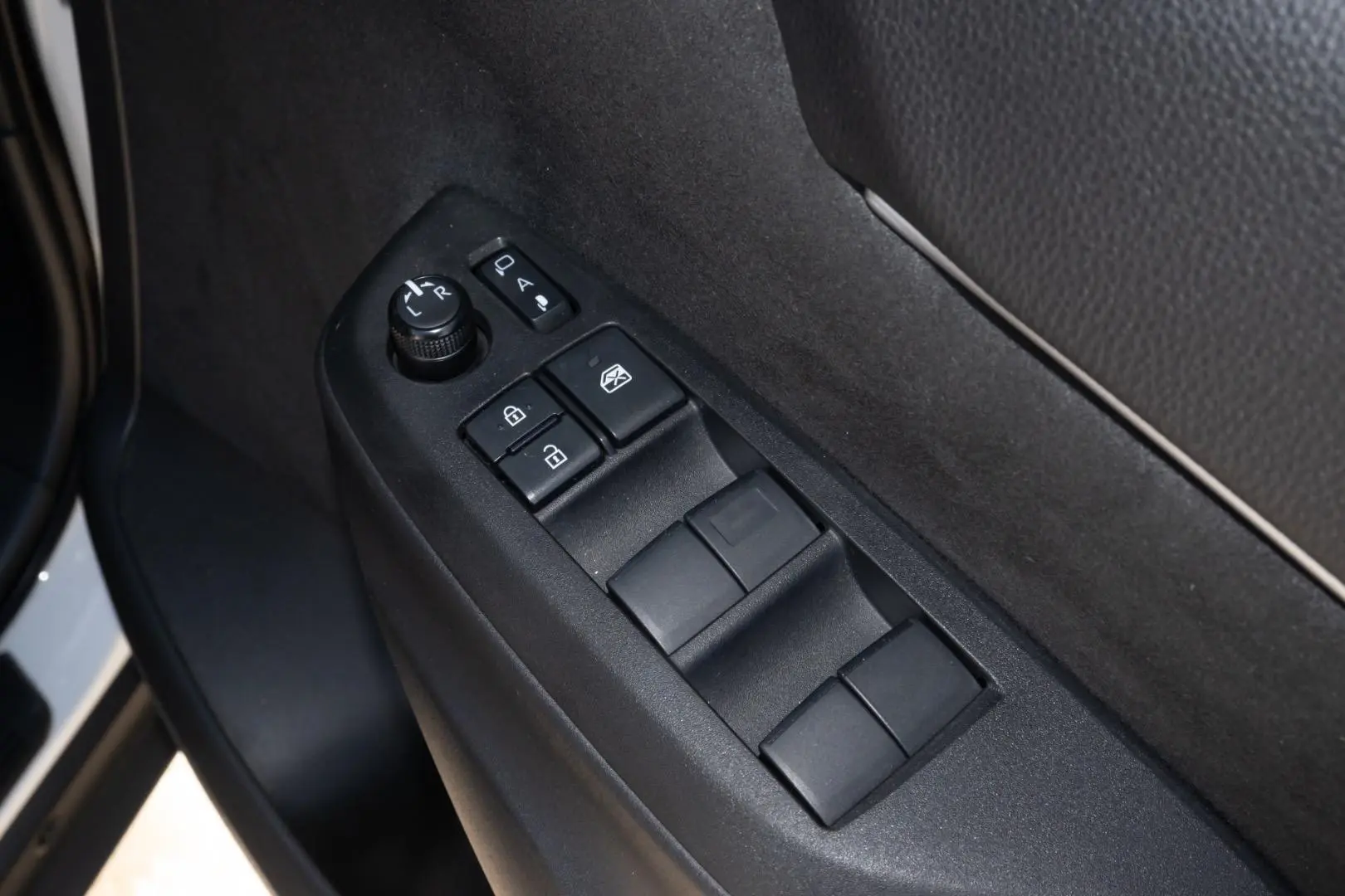 2022 Toyota Yaris Cross Gallery Image 10
