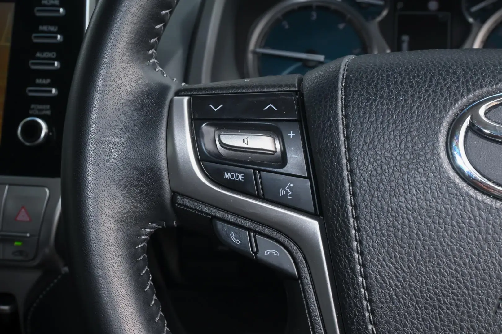 2023 Toyota Landcruiser Prado Gallery Image 12