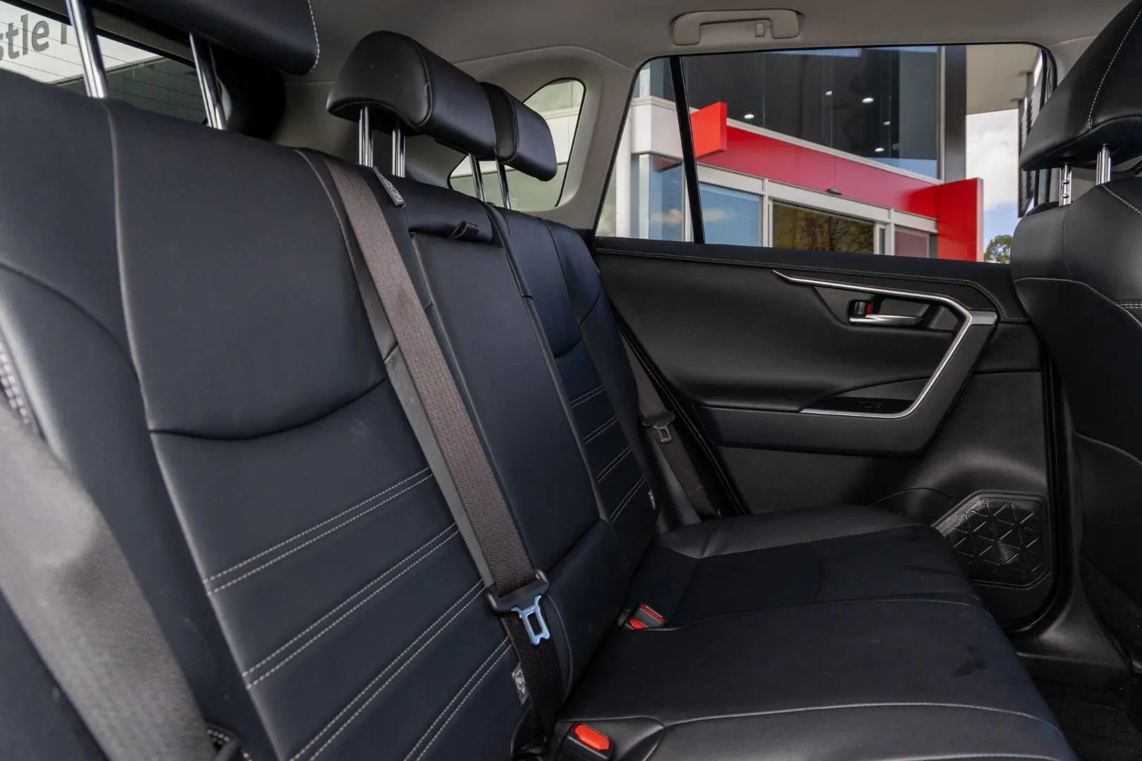 2020 Toyota RAV4 Gallery Image 9