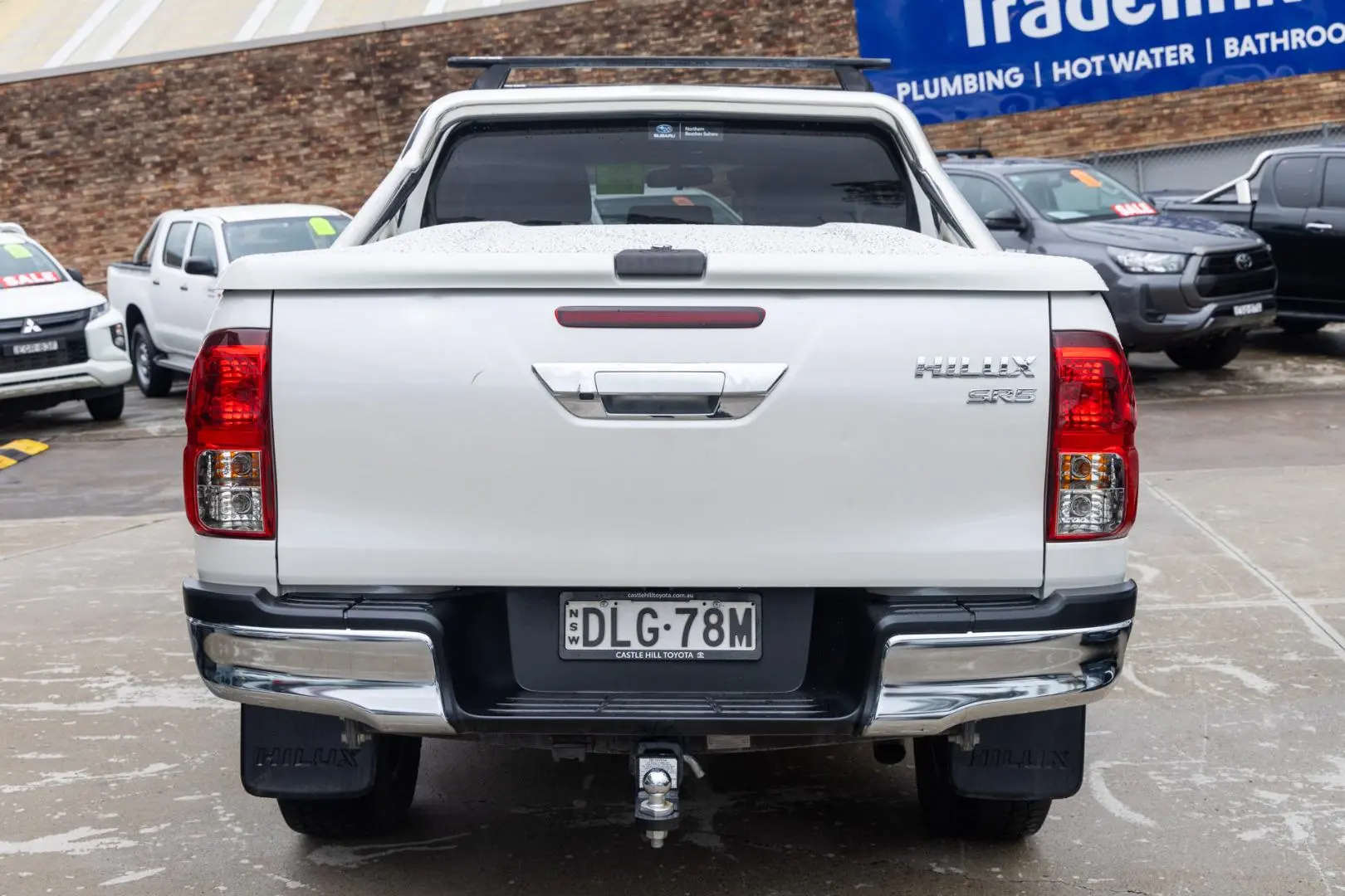 2016 Toyota Hilux Gallery Image 5