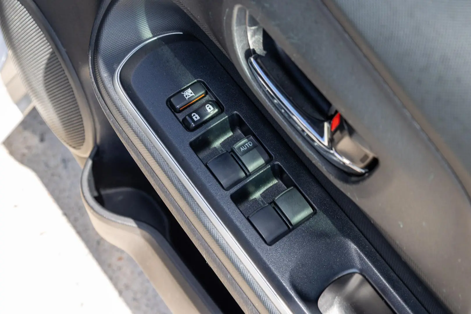 2019 Toyota Prius C Gallery Image 15