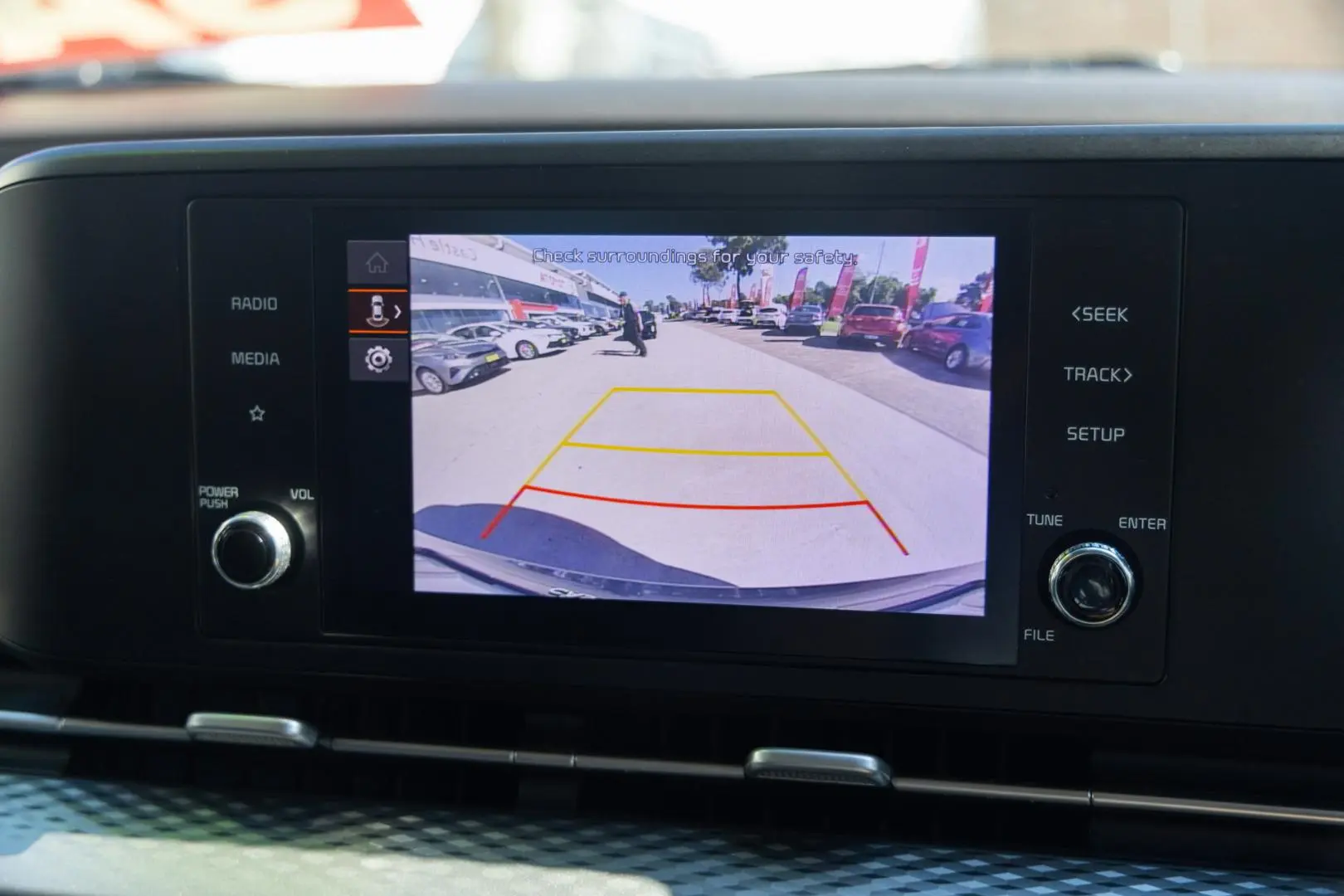 2021 Kia Carnival Gallery Image 12