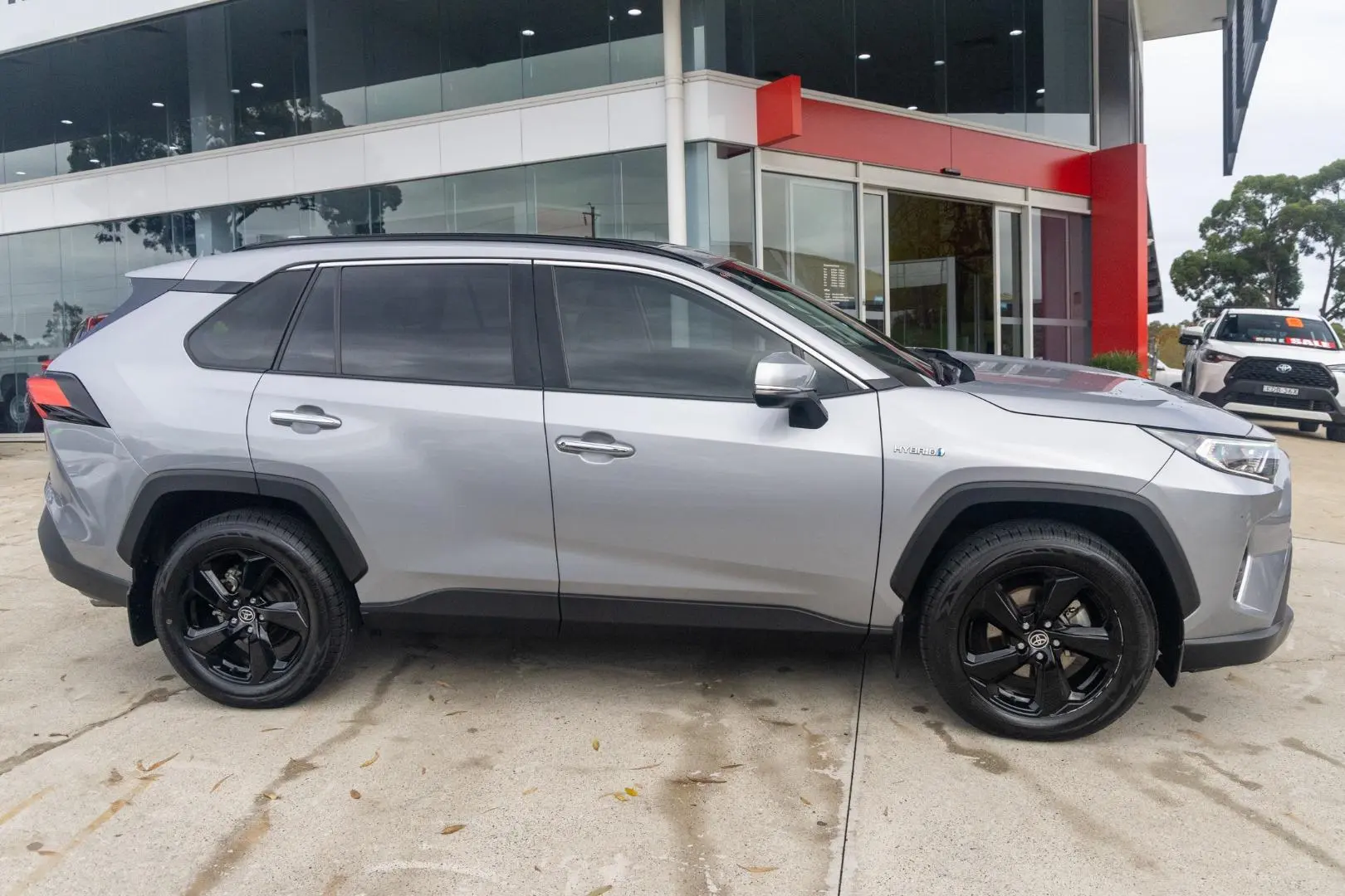 2020 Toyota RAV4 Gallery Image 3