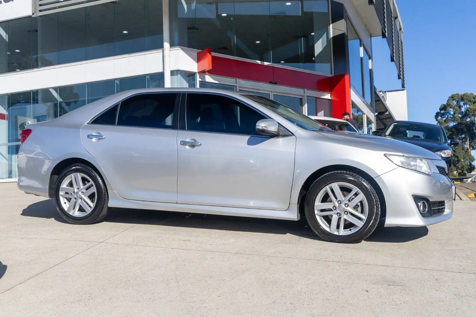 2012 Toyota Camry Gallery Image 3