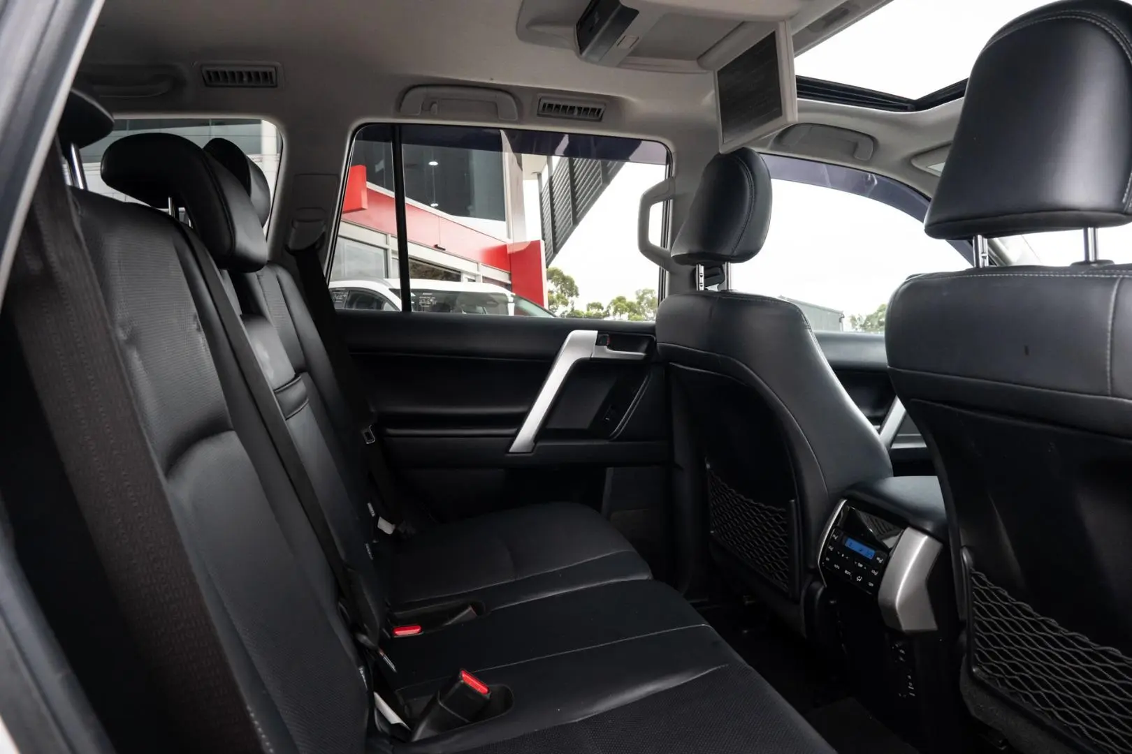 2020 Toyota Landcruiser Prado Gallery Image 9