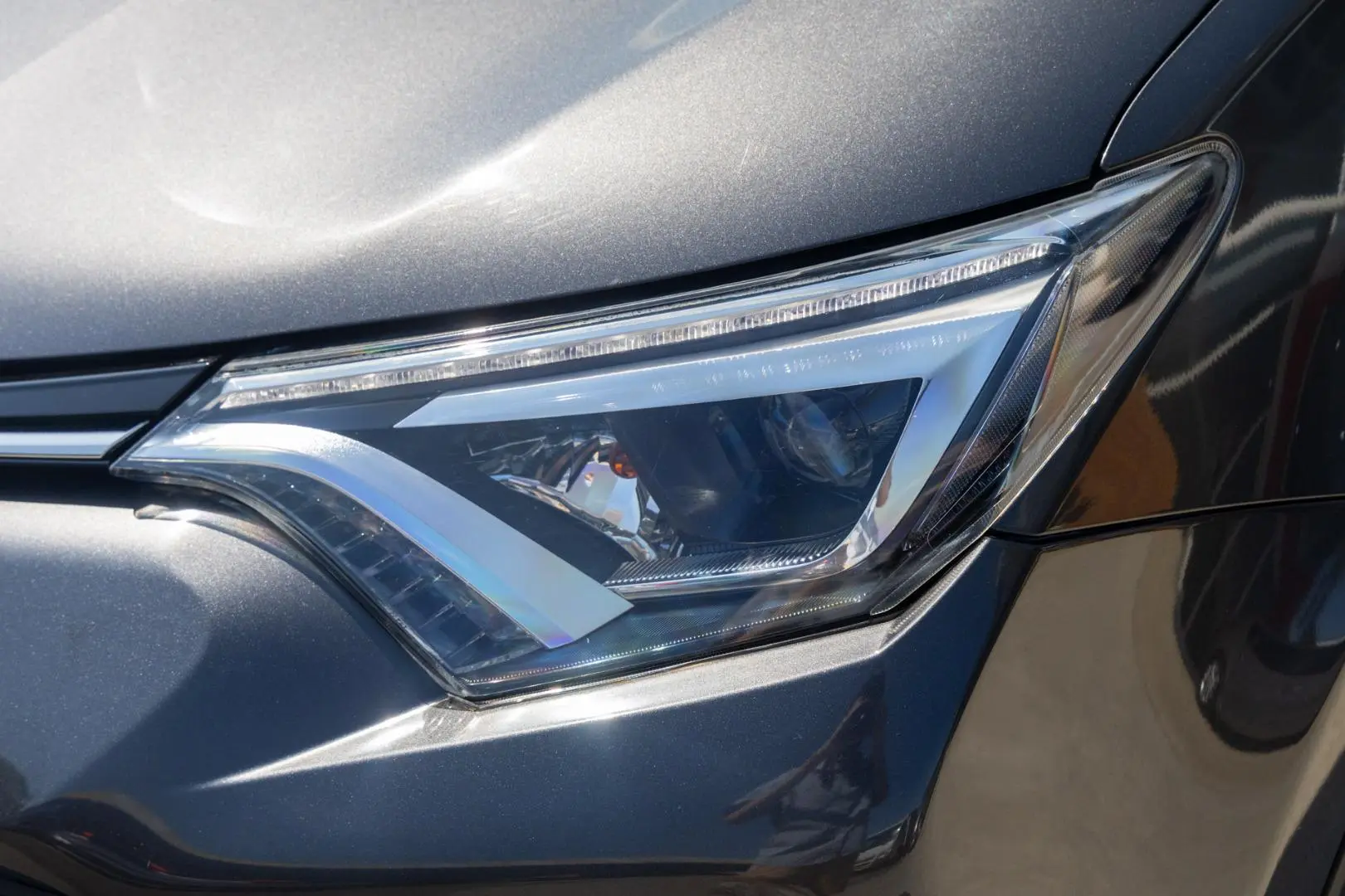 2018 Toyota RAV4 Gallery Image 16