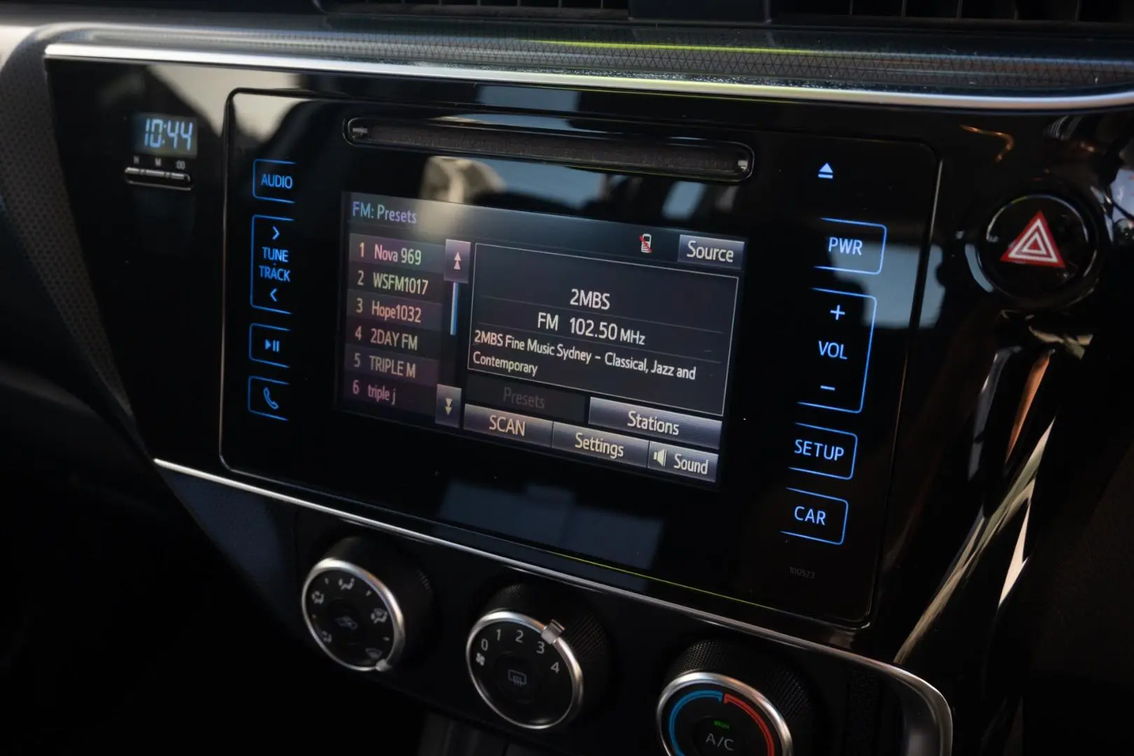 2015 Toyota Corolla Gallery Image 15