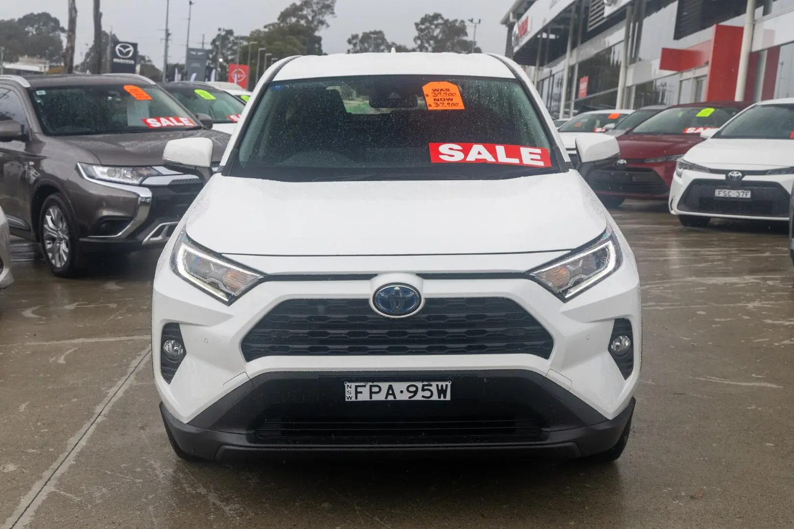 2020 Toyota RAV4 Gallery Image 4