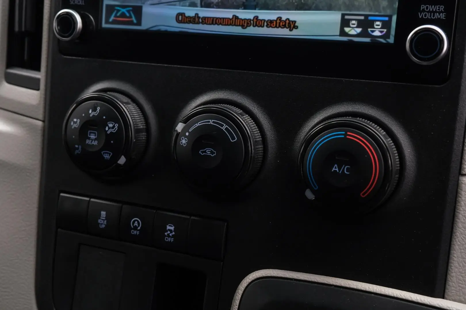 2023 Toyota Hiace Gallery Image 13