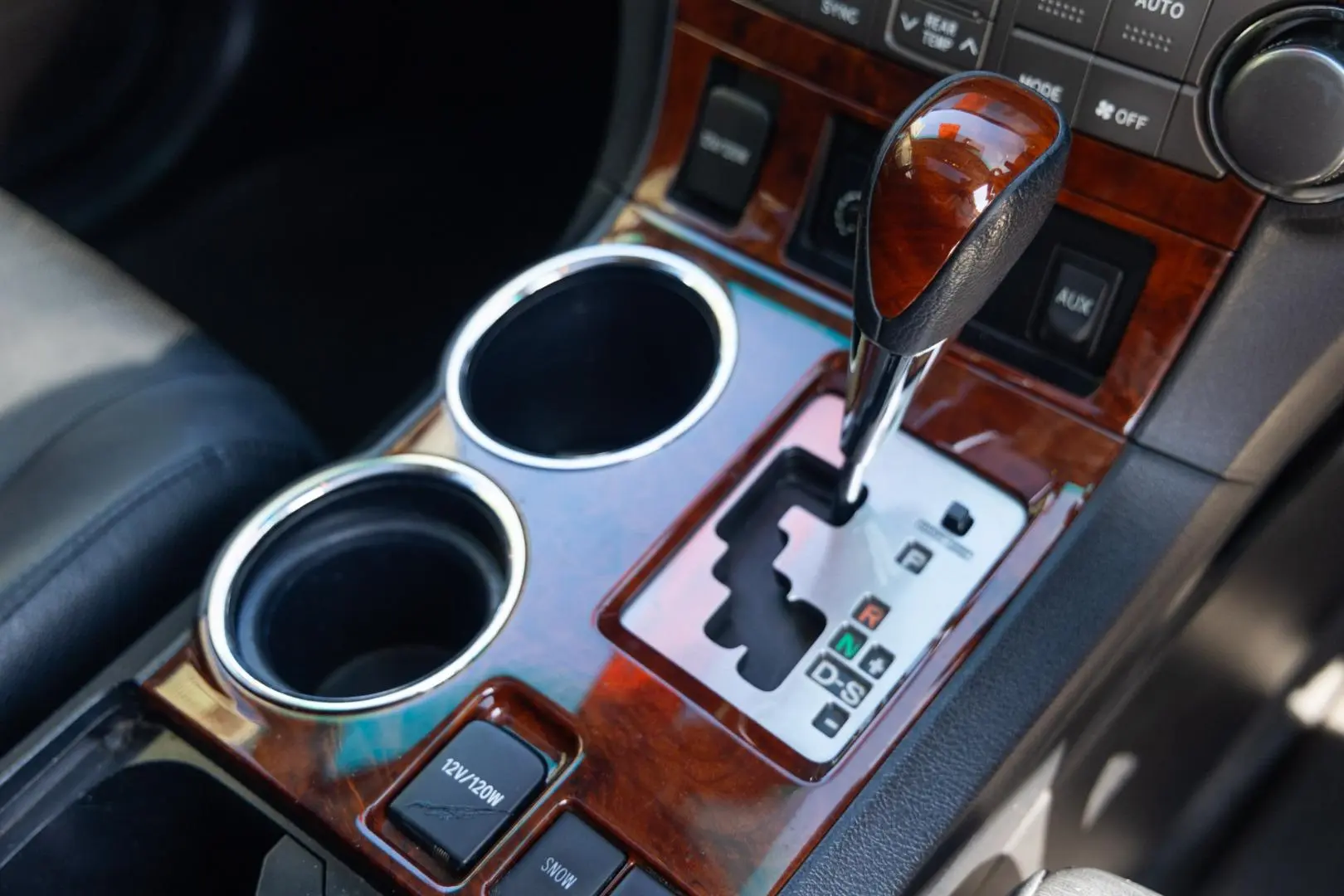 2012 Toyota Kluger Gallery Image 10