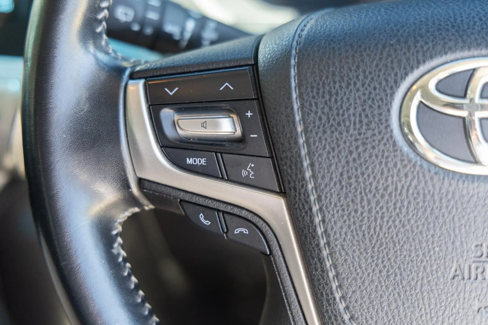 2018 Toyota Landcruiser Prado Gallery Image 13