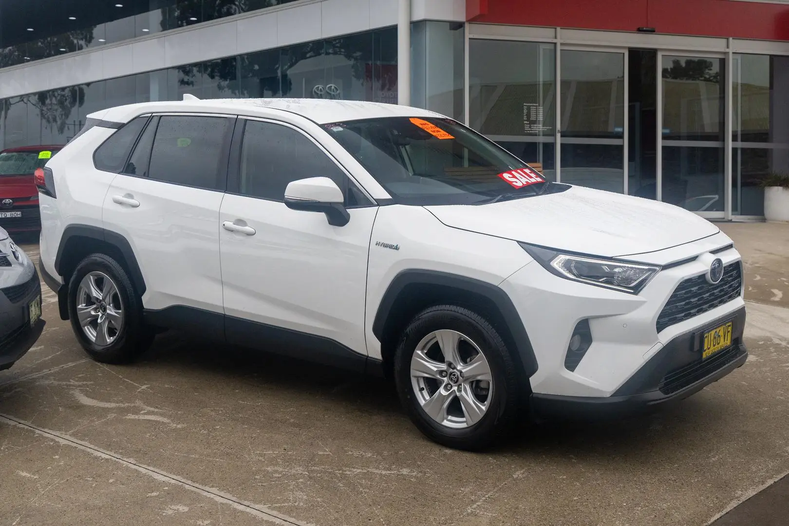 2019 Toyota RAV4 Gallery Image 1