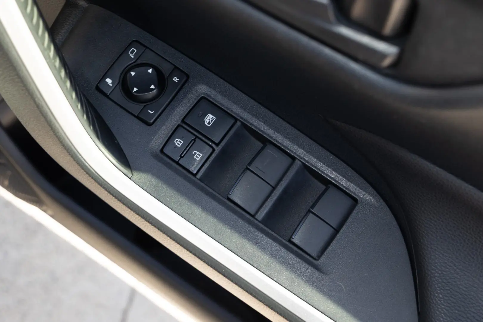 2021 Toyota RAV4 Gallery Image 15