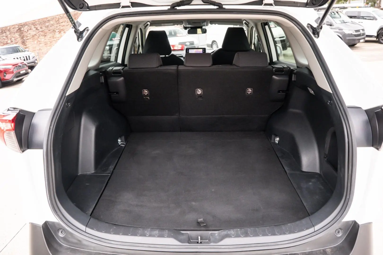 2020 Toyota RAV4 Gallery Image 16