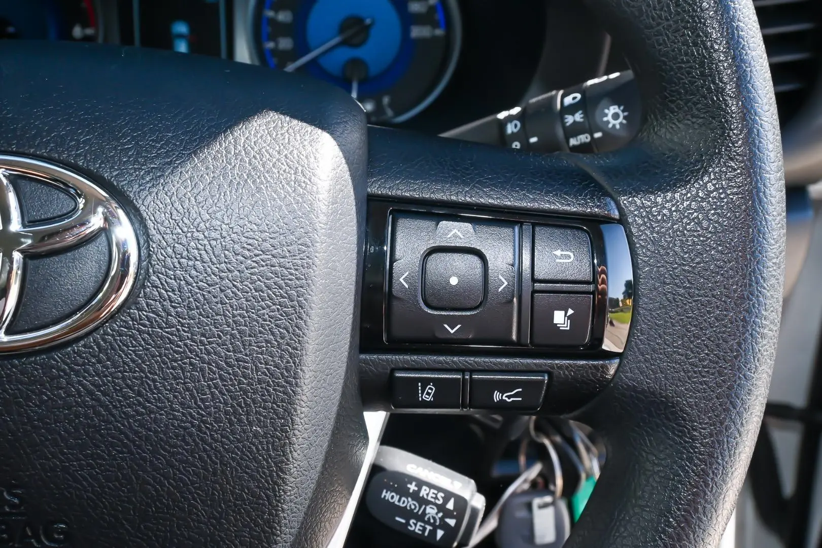 2020 Toyota Hilux Gallery Image 13