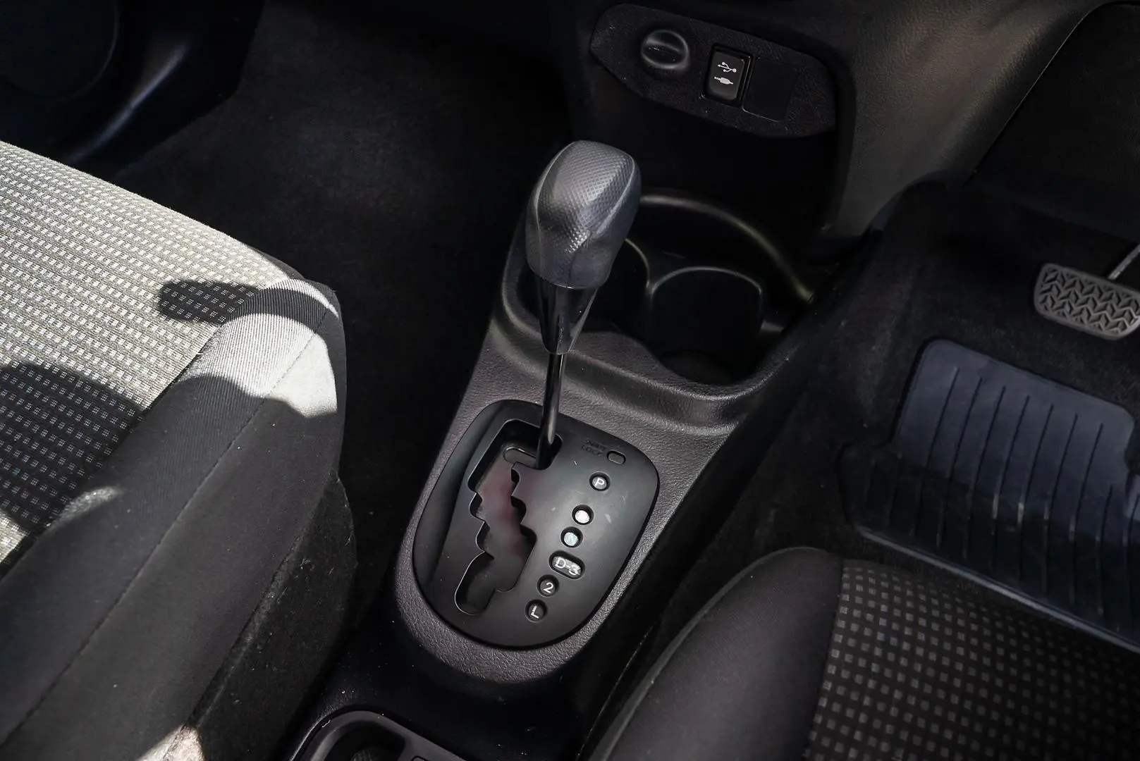 2020 Toyota Yaris Gallery Image 13